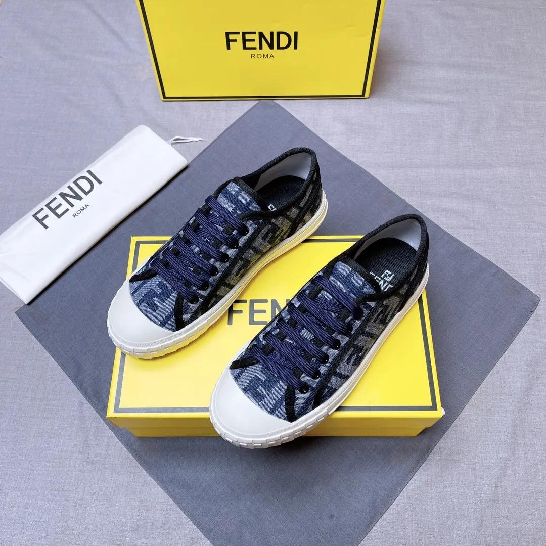 P380 men's shoes 💰Fendǐ Domino sneakers with jacquard FF pattern, embossed FF pattern on the toe, canvas upper, TPU customized outsole Size: 38-45 (customized for 45) No. 018